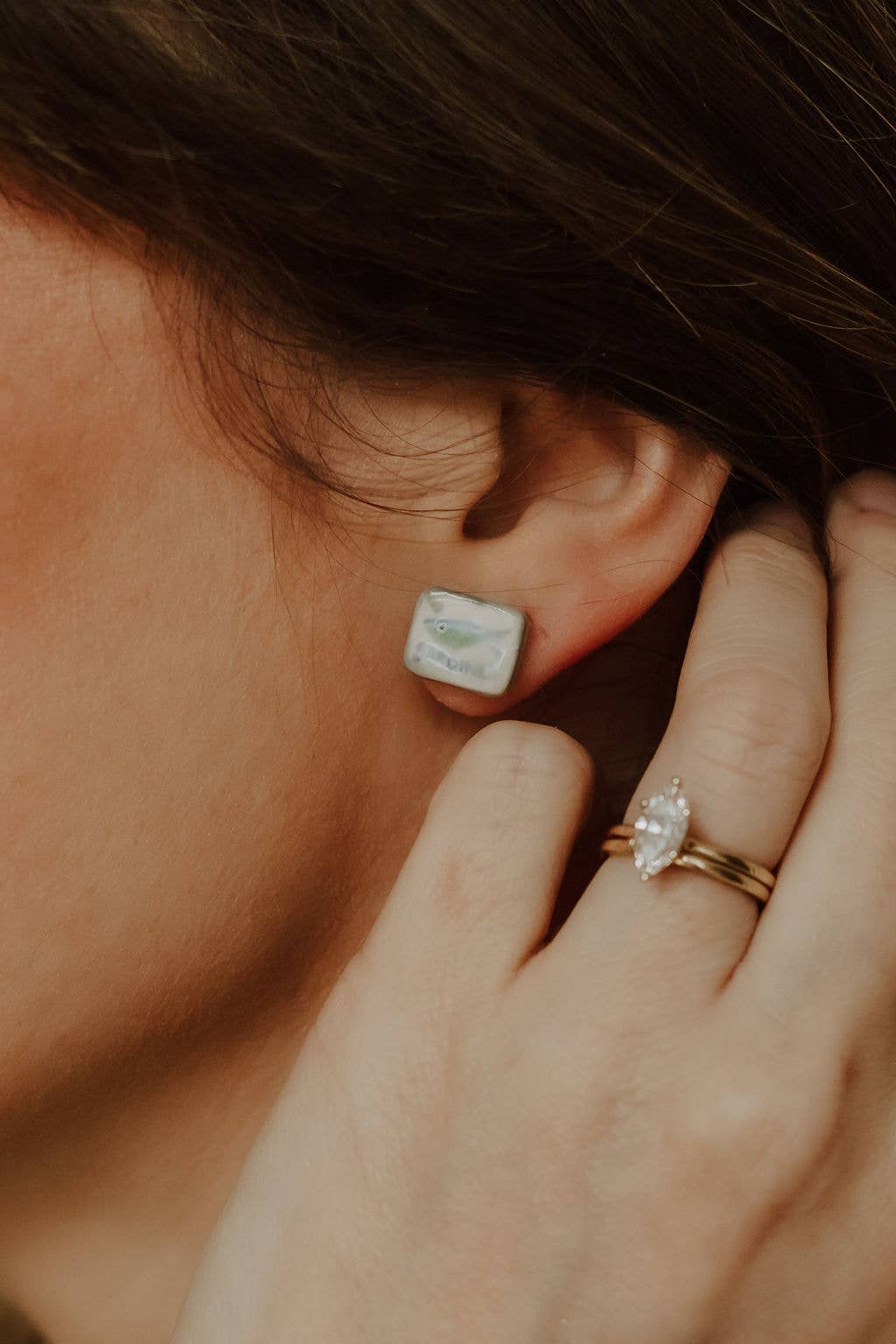 Sardine stud earrings