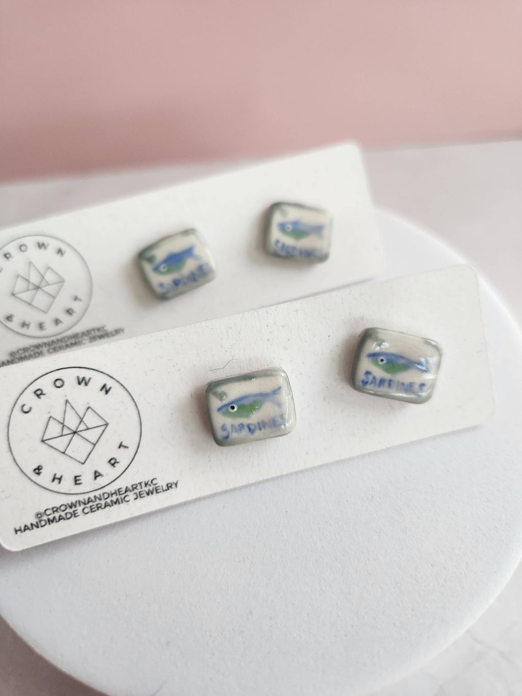 Sardine stud earrings