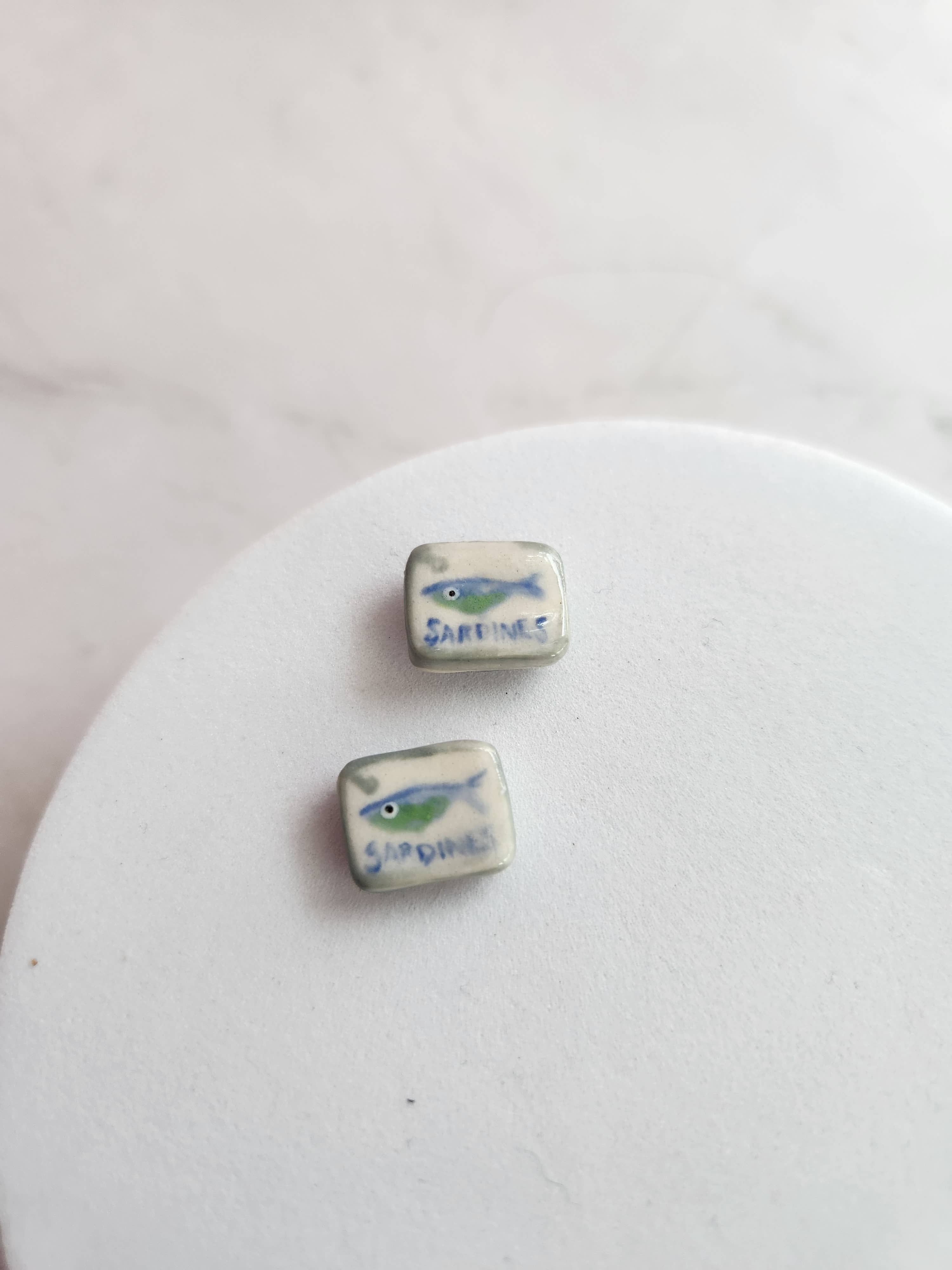 Sardine stud earrings
