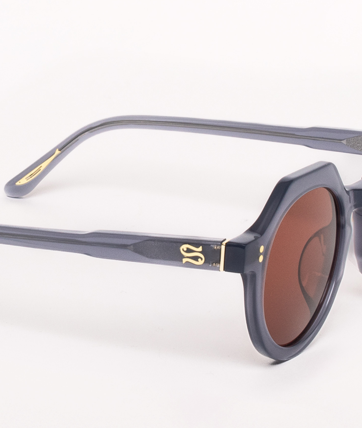 Sunglasses: SARDINE Georgie