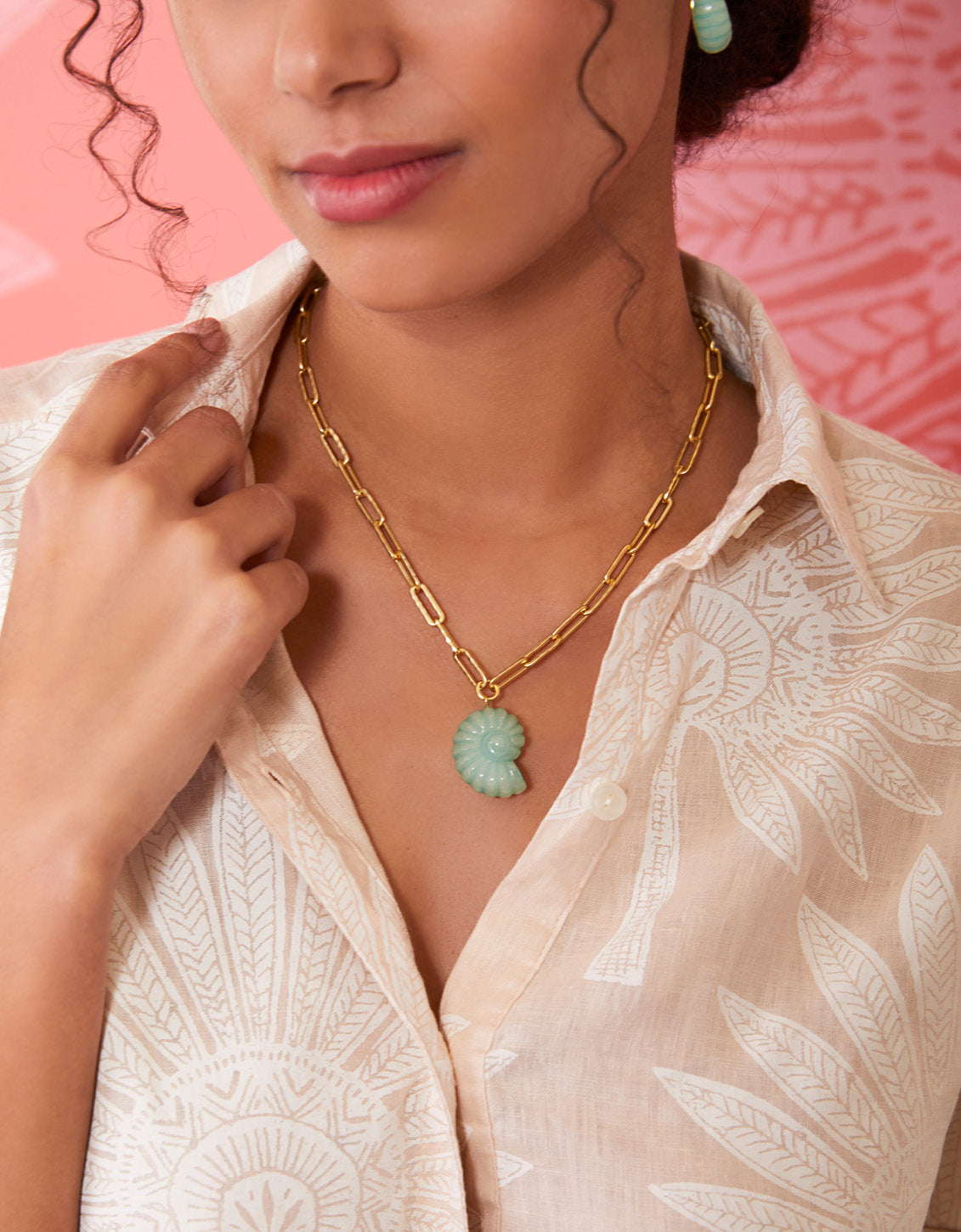 Necklace - Carved Moon Shell Necklace 18" Jade